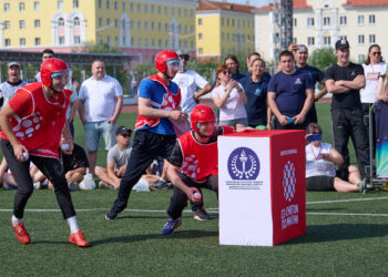 Снежные бои по-японски: норильчане сыграли в юкигассен на «Заполярнике»