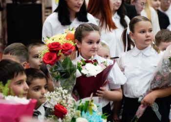 Школа № 9 встретила новый учебный год в свой 60-летний юбилей