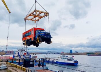 Последние теплоходы на Север отправляет по реке Енисейское пароходство