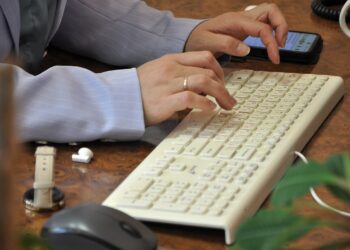 Россияне могут вернуть товар, если он не похож на фото, созданное ИИ
