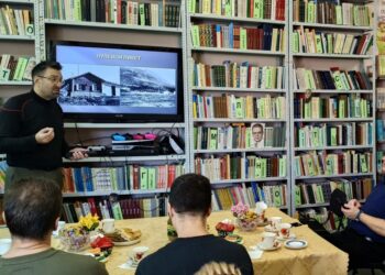 Книги «Апекса» прилетели в Хатангу, десантировались в Диксон